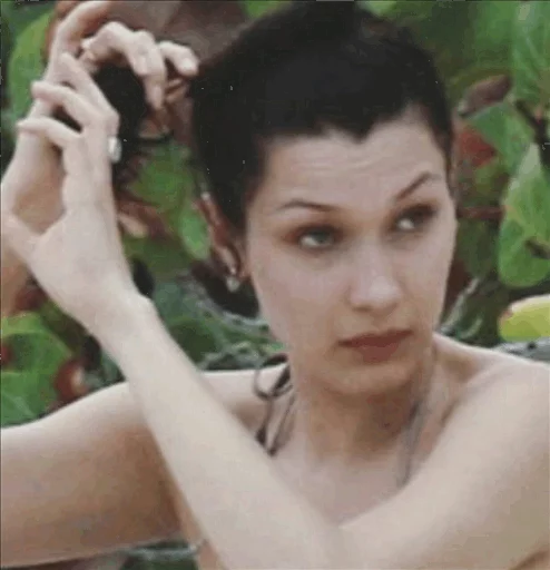 Bellahadid🍕 sticker 7