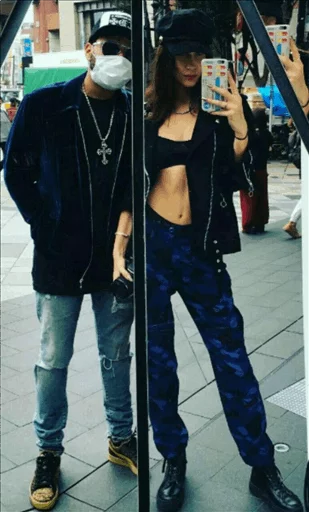 Bellahadid🍕 sticker 10