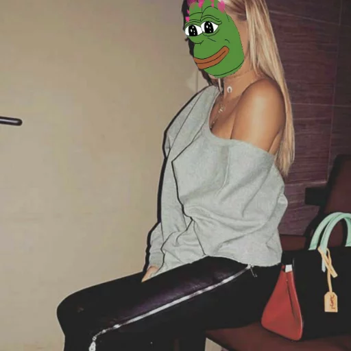 -CelebS Pepe | @Its_ArTina 👛 sticker 6