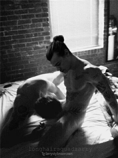 Larry smut 🍆🍑 sticker 6
