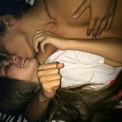 @Gif_couples sticker 3