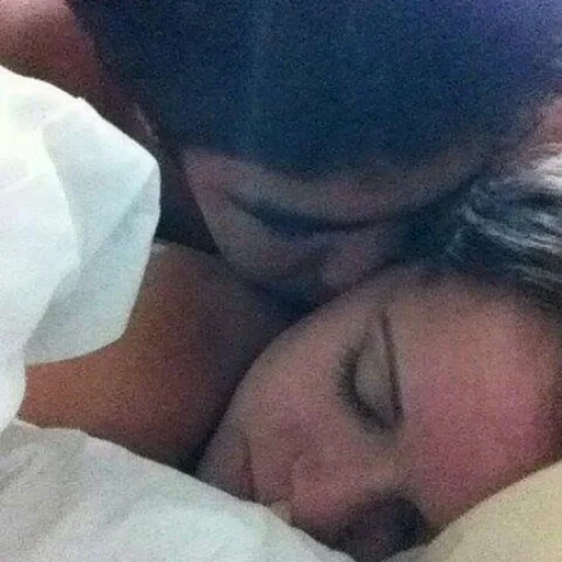 @Gif_couples sticker 9