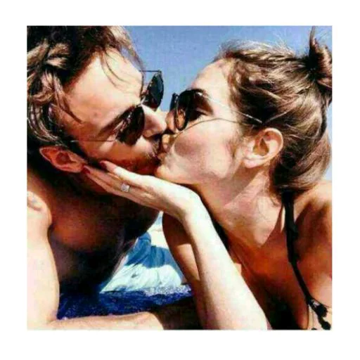 ❤️نرگــــس💍حســــن💜 sticker 11