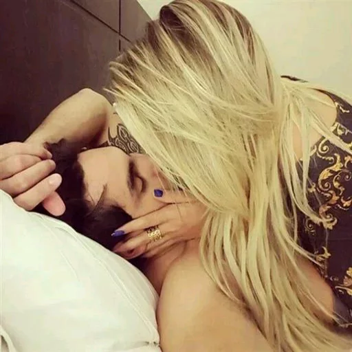 ❤️نرگــــس💍حســــن💜 sticker 10