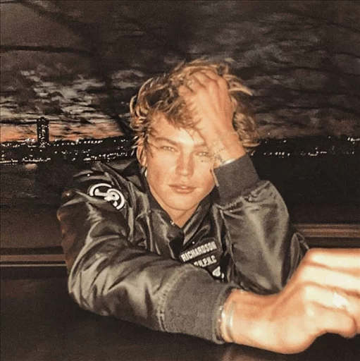 Jordan Barrett 🌚💧 sticker 4