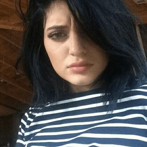 - KING KYLIE [ @stickit ] Telegram sticker pack